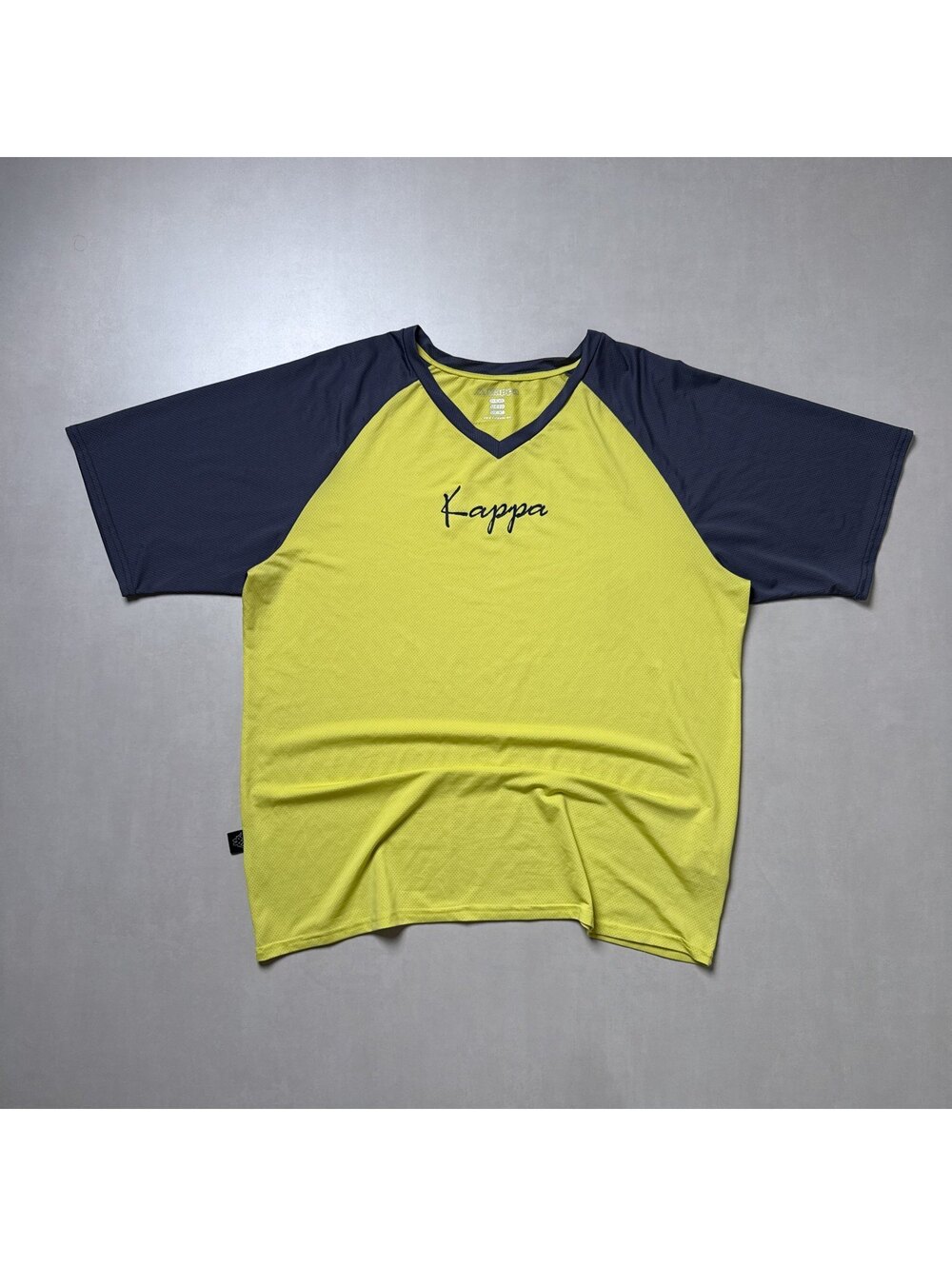 Y2K Kappa 00s Yellow V-Neck Jersey Tee Shirt